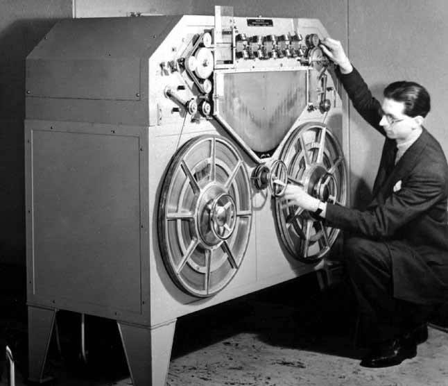 Analog taperecorders used as musical instruments Godfried-Willem Raes